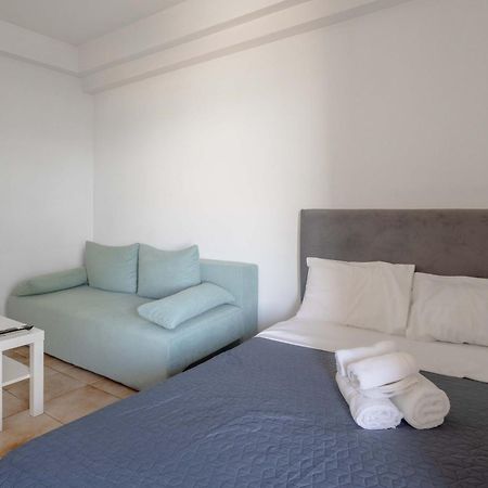 Elia Mini Suites 6 Larissa Buitenkant foto