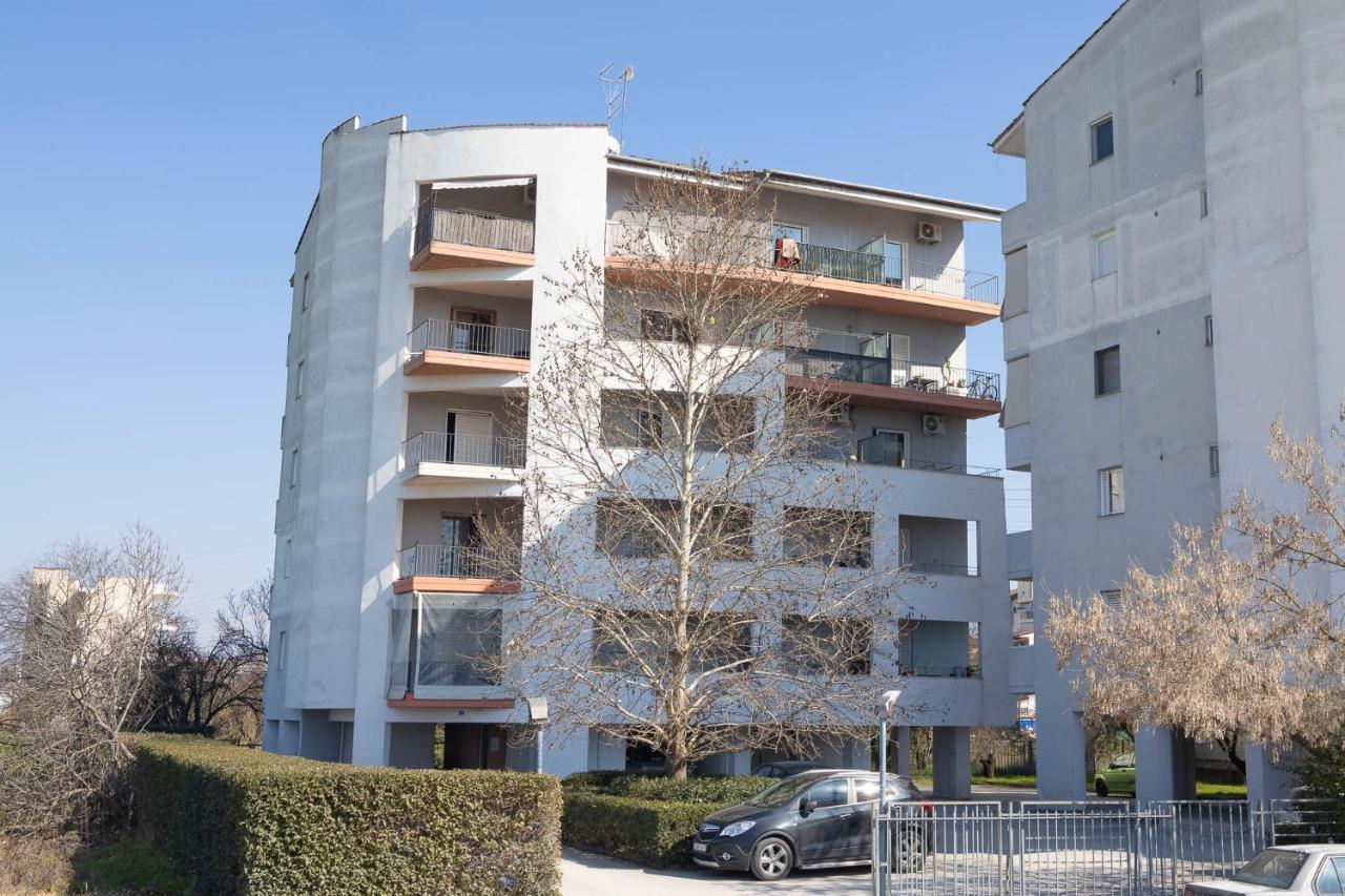 Elia Mini Suites 6 Larissa Buitenkant foto