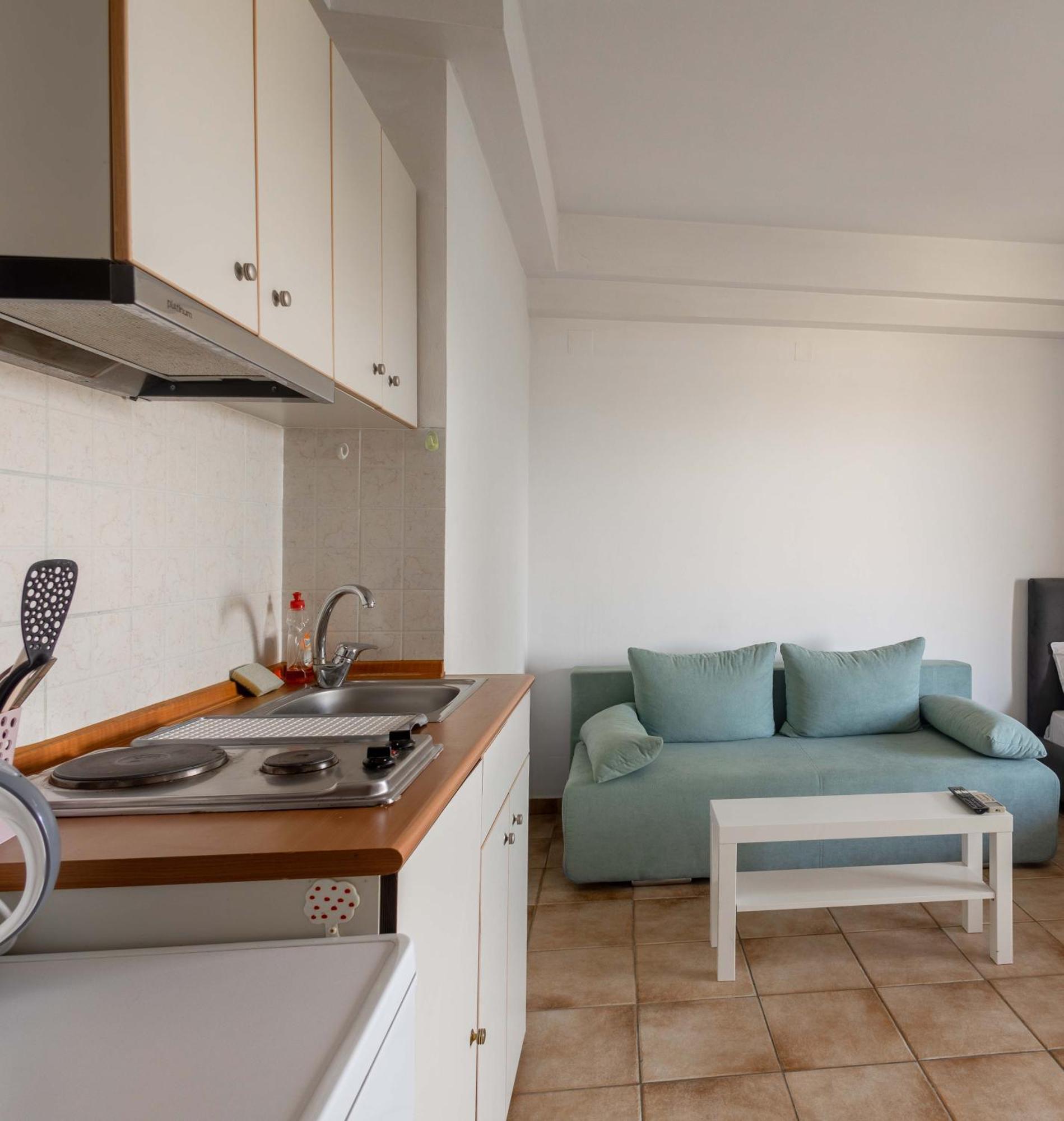 Elia Mini Suites 6 Larissa Buitenkant foto